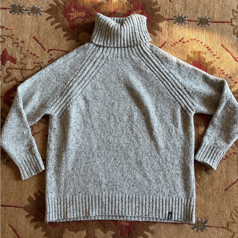 Finisterre 100% merino wool Heather Oatmeal tan grey Turtleneck Sweater